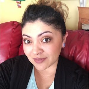 Meet your Posher, Vanessa